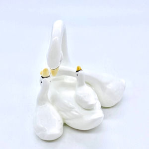 Vintage Swan Family Figurine Porcelain Mother & Cygnets Beautiful Condition!
